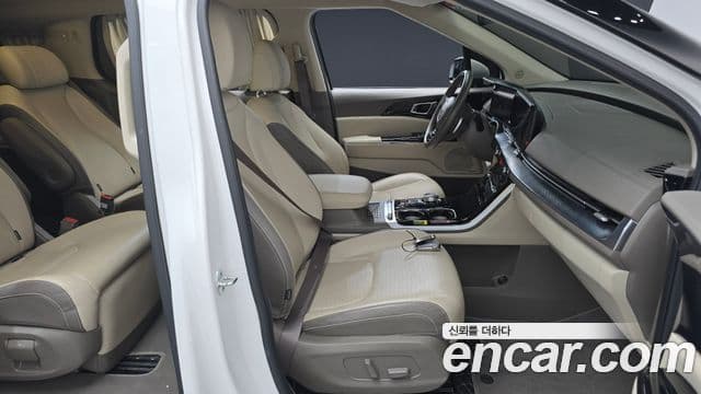 Kia Carnival 2021 — ფოტო 11/20