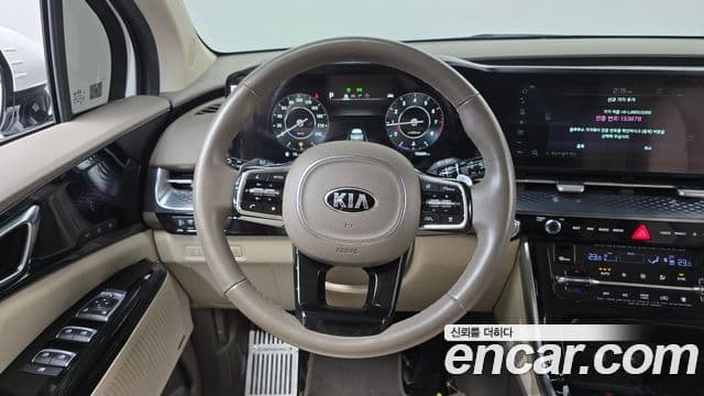 Kia Carnival 2021 — ფოტო 12/20