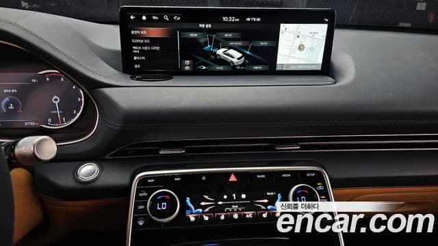 Genesis GV80 2021 — ფოტო 14/20