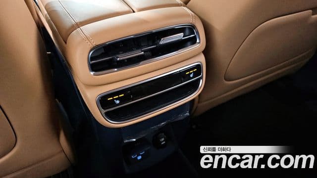 Genesis GV80 2021 — ფოტო 19/20