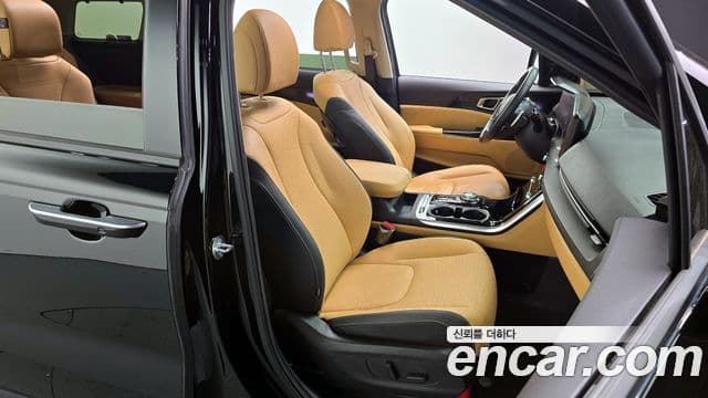 Kia Carnival 2023 — Şəkil 12/20