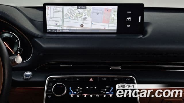 Genesis GV80 2020 — фото 14 из 20