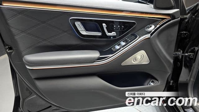 Mercedes-Benz S-Class 2022 — Photo 27/29