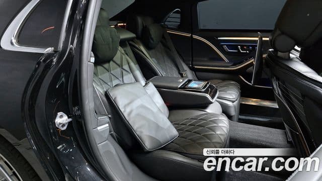 Mercedes-Benz S-Class 2022 — Photo 11/29
