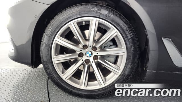BMW 5 Series 2018 — фото 5 из 20