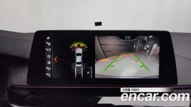 BMW 5 Series 2018 — фото 14 из 20