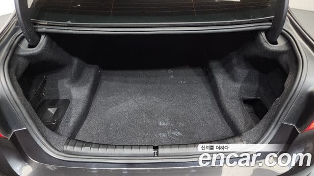 BMW 5 Series 2018 — фото 20 из 20