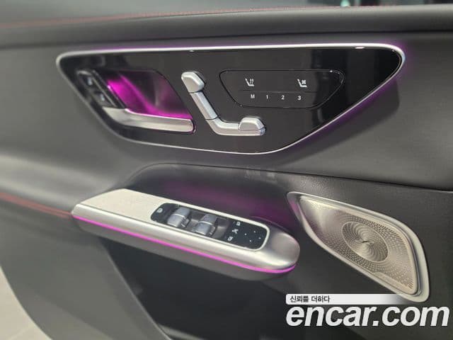 Mercedes-Benz GLC-Class 2025 — Photo 13/20