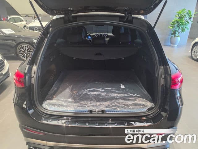 Mercedes-Benz GLC-Class 2025 — Photo 9/20
