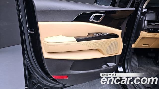 Kia Carnival 2021 — Photo 14/30
