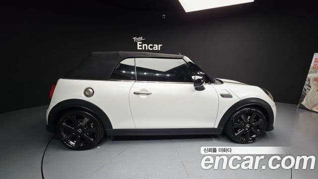 Mini Cooper S Convertible 2023 — Photo 6/35