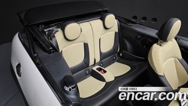 Mini Cooper S Convertible 2023 — Photo 24/35
