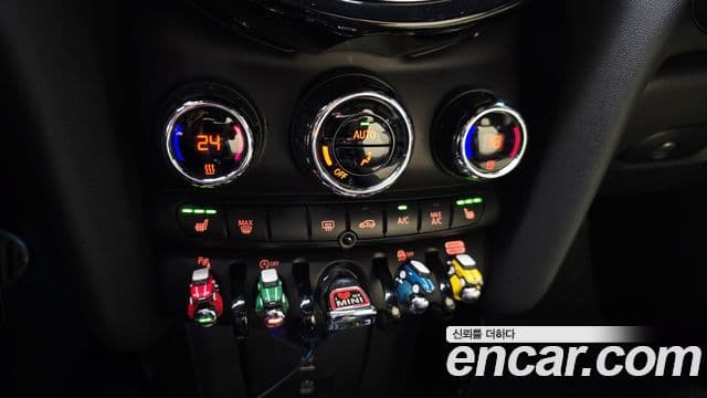 Mini Cooper S Convertible 2023 — Photo 12/35