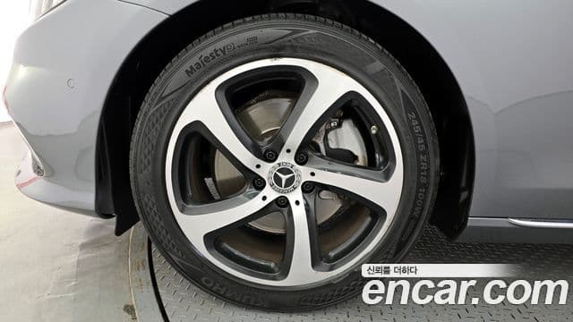 Mercedes-Benz E-Class 2019 — Şəkil 5/20