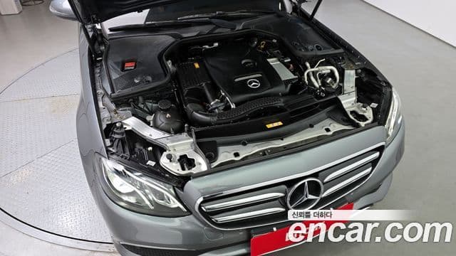 Mercedes-Benz E-Class 2019 — фото 6 из 20