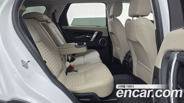 Land Rover Discovery Sport 2021 — ფოტო 11/20