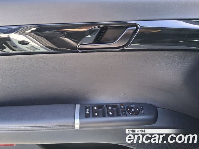 Hyundai Grandeur 2023 — ფოტო 11/20