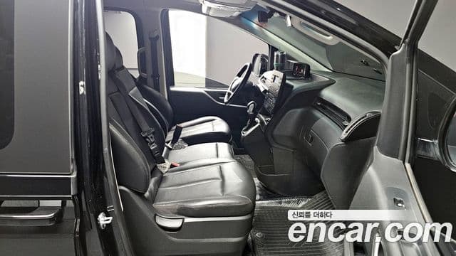 Hyundai Staria 2023 — ფოტო 10/20