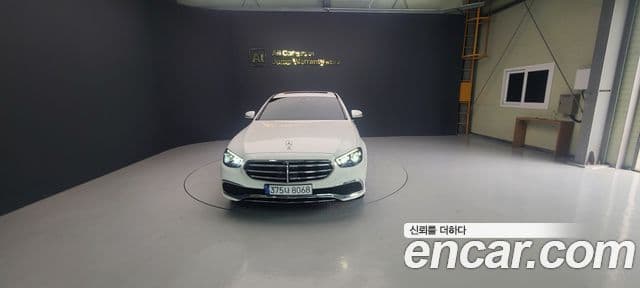Mercedes-Benz E-Class 2021 — ფოტო 3/20