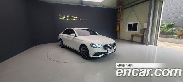 Mercedes-Benz E-Class 2021 — ფოტო 5/20