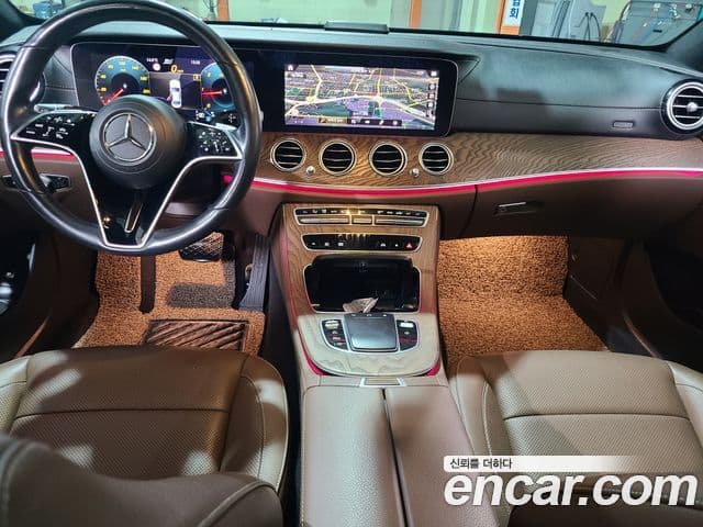 Mercedes-Benz E-Class 2021 — ფოტო 11/20
