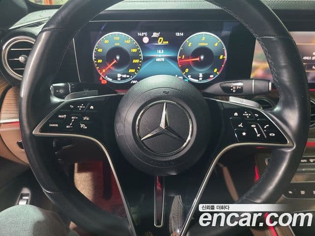 Mercedes-Benz E-Class 2021 — ფოტო 14/20