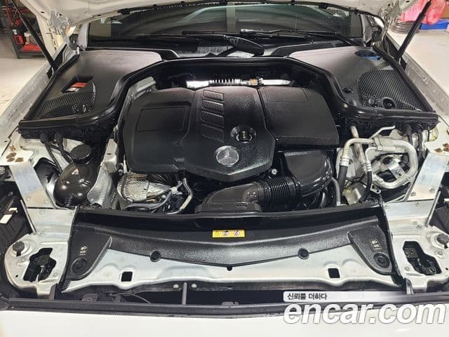 Mercedes-Benz E-Class 2021 — ფოტო 13/20