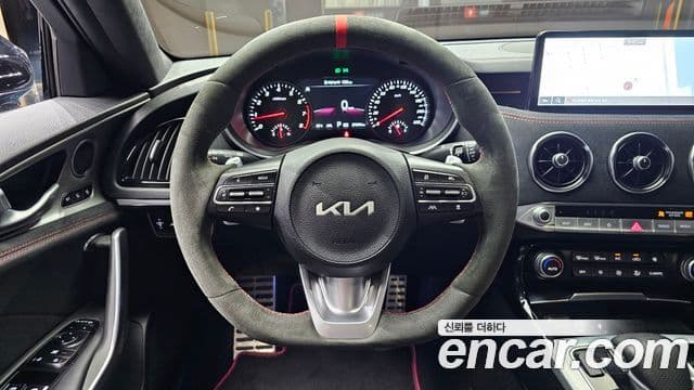 Kia Stinger 2022 — Фото 13/20