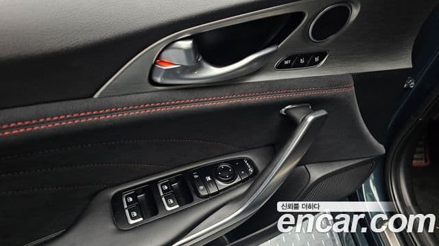 Kia Stinger 2022 — Фото 17/20