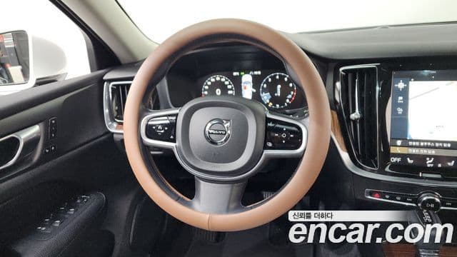 Volvo S60 2020 — фото 14 из 20
