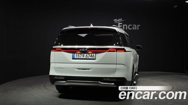 Kia Carnival 2022 — ფოტო 4/20