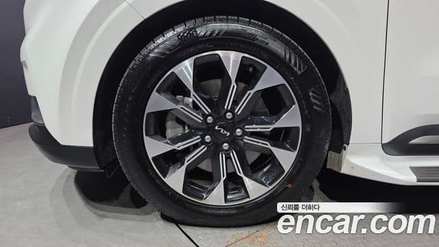 Kia Carnival 2022 — фото 5 из 20