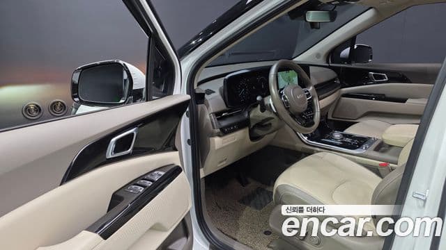 Kia Carnival 2022 — ფოტო 10/20