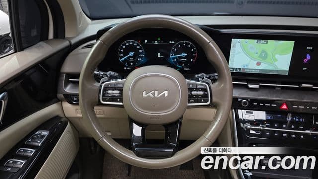 Kia Carnival 2022 — ფოტო 13/20