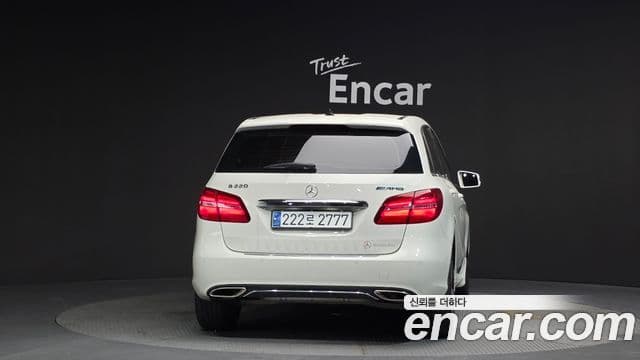 Mercedes-Benz B-Class 2018 — Şəkil 15/20