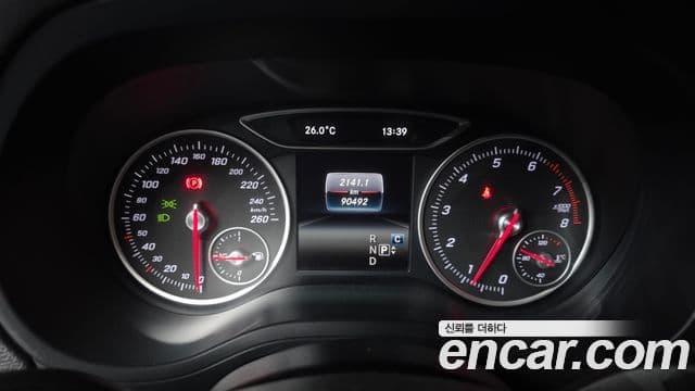 Mercedes-Benz B-Class 2018 — Şəkil 13/20