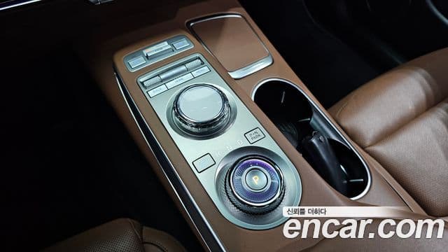 Genesis GV70 2021 — ფოტო 9/33