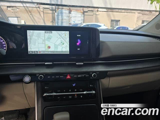 Kia Carnival 2022 — ფოტო 8/19