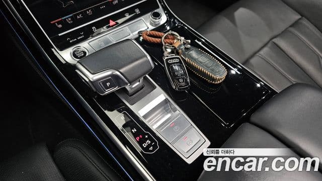 Audi A8 2021 — фото 9 из 20