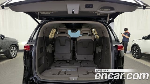 Kia Carnival 2021 — ფოტო 20/20