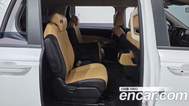 Kia Carnival 2022 — ფოტო 11/20