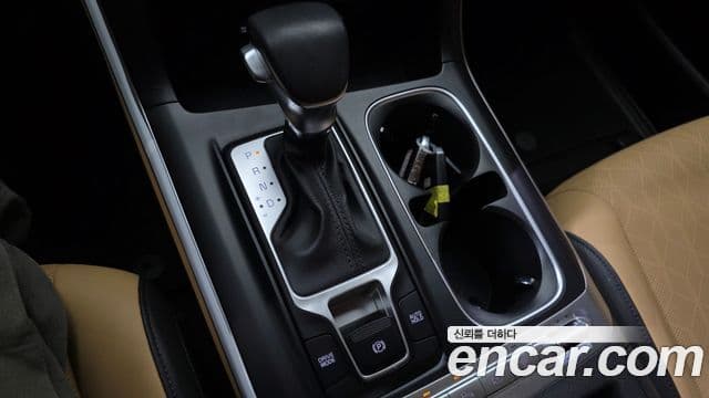 Kia Carnival 2021 — фото 9 из 20