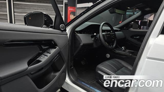 Land Rover Range Rover Evoque 2025 — фото 10 из 20