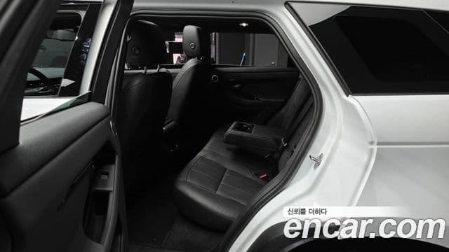 Land Rover Range Rover Evoque 2025 — фото 12 из 20