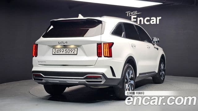 Kia Sorento 2023 — Фото 2/20