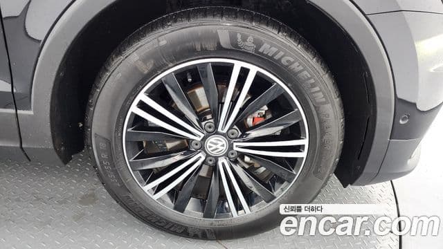 Volkswagen Tiguan 2019 — Photo 1/34