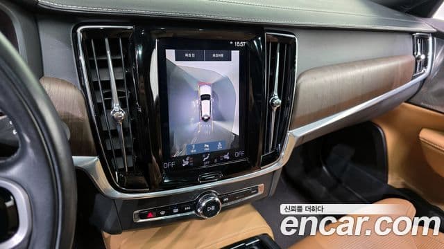 Volvo V90 Cross Country 2021 — Фото 18/20
