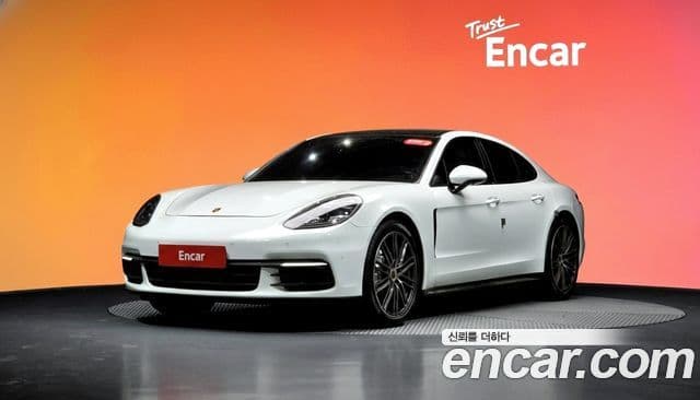 Porsche Panamera 2018 — Фото 1/20