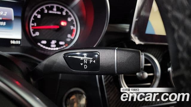 Mercedes-Benz GLC-Class 2019 — Şəkil 9/20