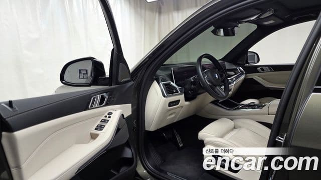 BMW X5 2025 — Photo 28/33